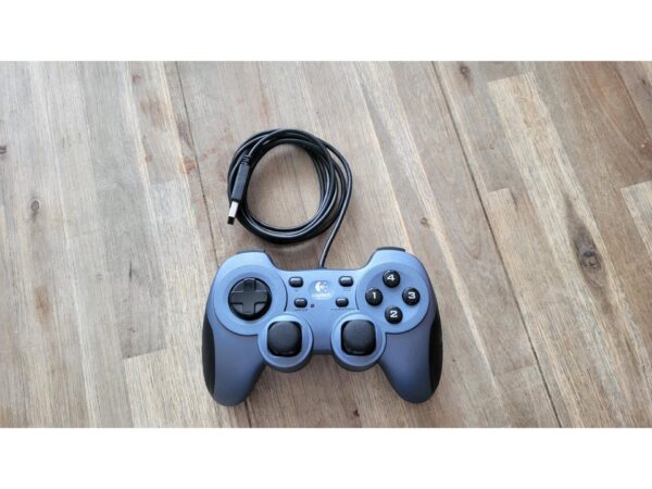 Logitech RumblePad 2 USB Gamepad – 10 Knoppen + Vibratie, M/N G-UF13