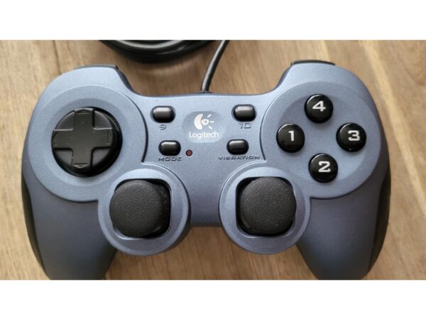 Logitech RumblePad 2 USB Gamepad – 10 Knoppen + Vibratie, M/N G-UF13