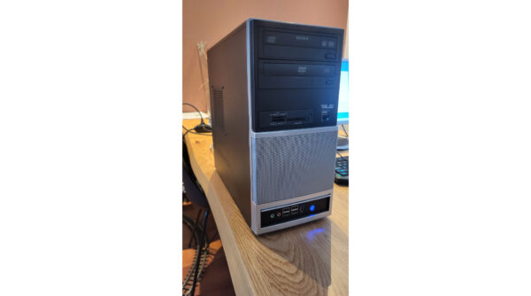 ASUS V3-M2A690G Desktop PC met AMD 690G Chipset en Athlon X2