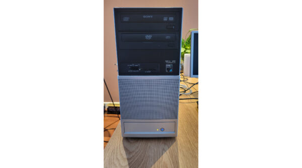 ASUS V3-M2A690G Desktop PC met AMD 690G Chipset en Athlon X2