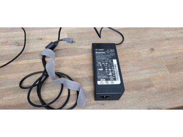 Lenovo 45N0052 AC Adapter 135W 20V 6.75A Zwart